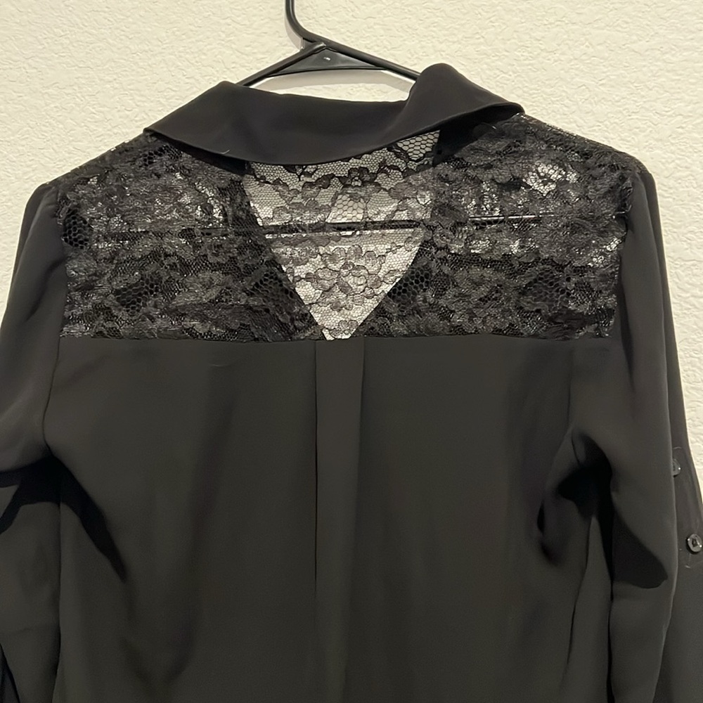 🛍Pre-Loved Express button up with Lacy shoulder area - Picture 14 of 14